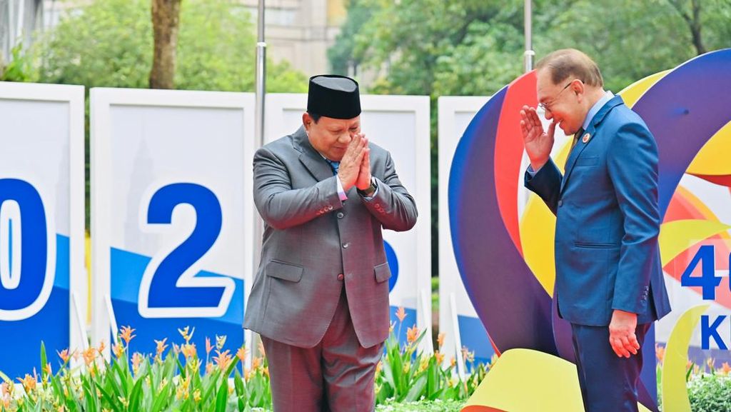 Diplomasi Regional: Prabowo Subianto Hadiri KTT ASEAN ke-46 di Malaysia, Membahas Isu-Isu Krusial