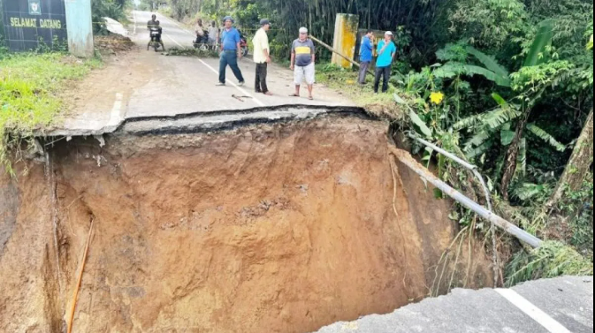 Longsor Terjadi Usai Hujan Lebat, Warga Pegunungan Diminta Tingkatkan Kewaspadaan